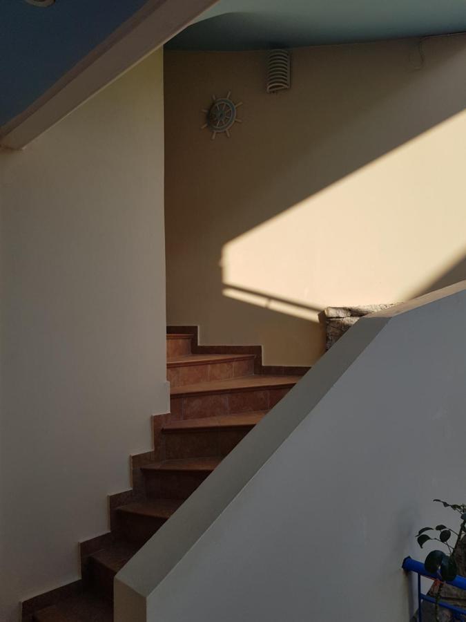 TolofónSchinas Apts.アパートメント エクステリア 写真