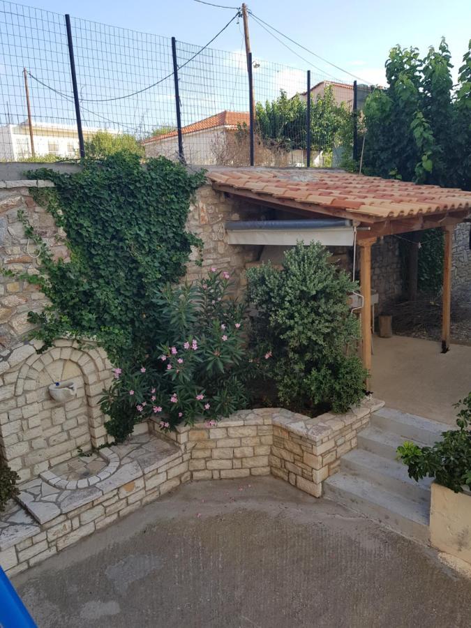 TolofónSchinas Apts.アパートメント エクステリア 写真